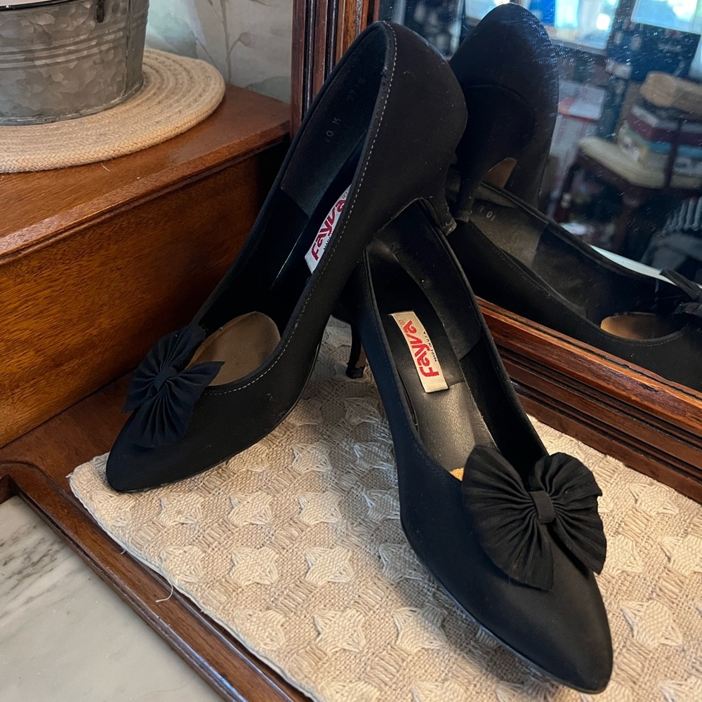 FAYVA Vintage Classic 3 Inch High Heels with Pleated Bow on Toe Women's Size‎ 10